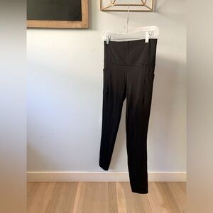 Athleta Salutation Stash Pocket Tight